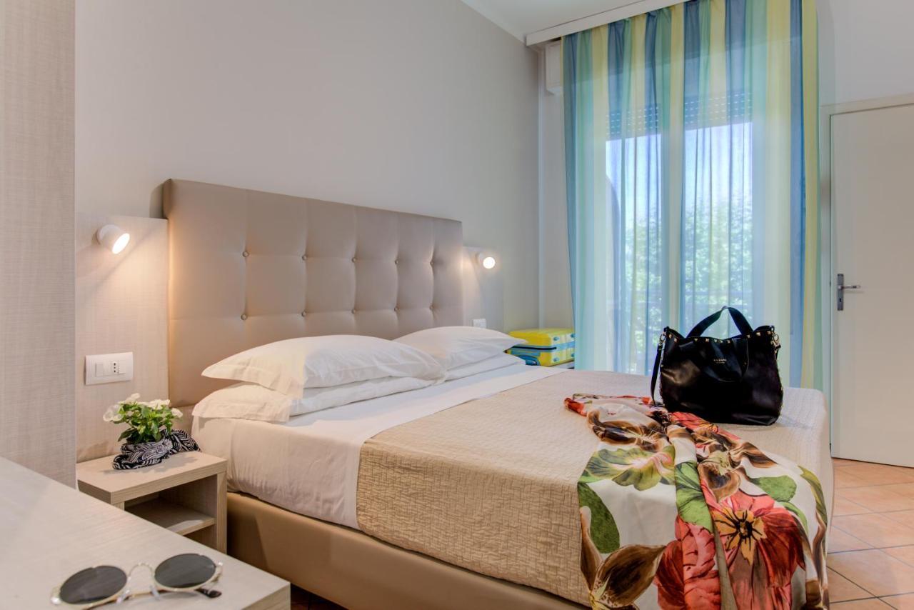 Hotel Cimarosa ริชโชเน ภายนอก รูปภาพ